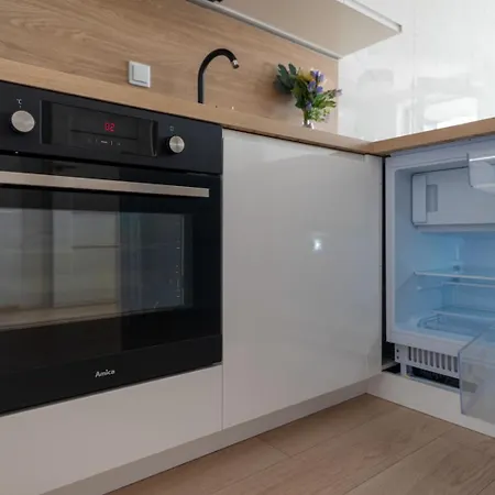 8th Floor Wlochy - Balcony, Workspace - By Rentujemy Apartman