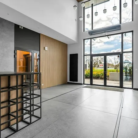 Apartman 8th Floor Wlochy - Balcony, Workspace - By Rentujemy Varsó